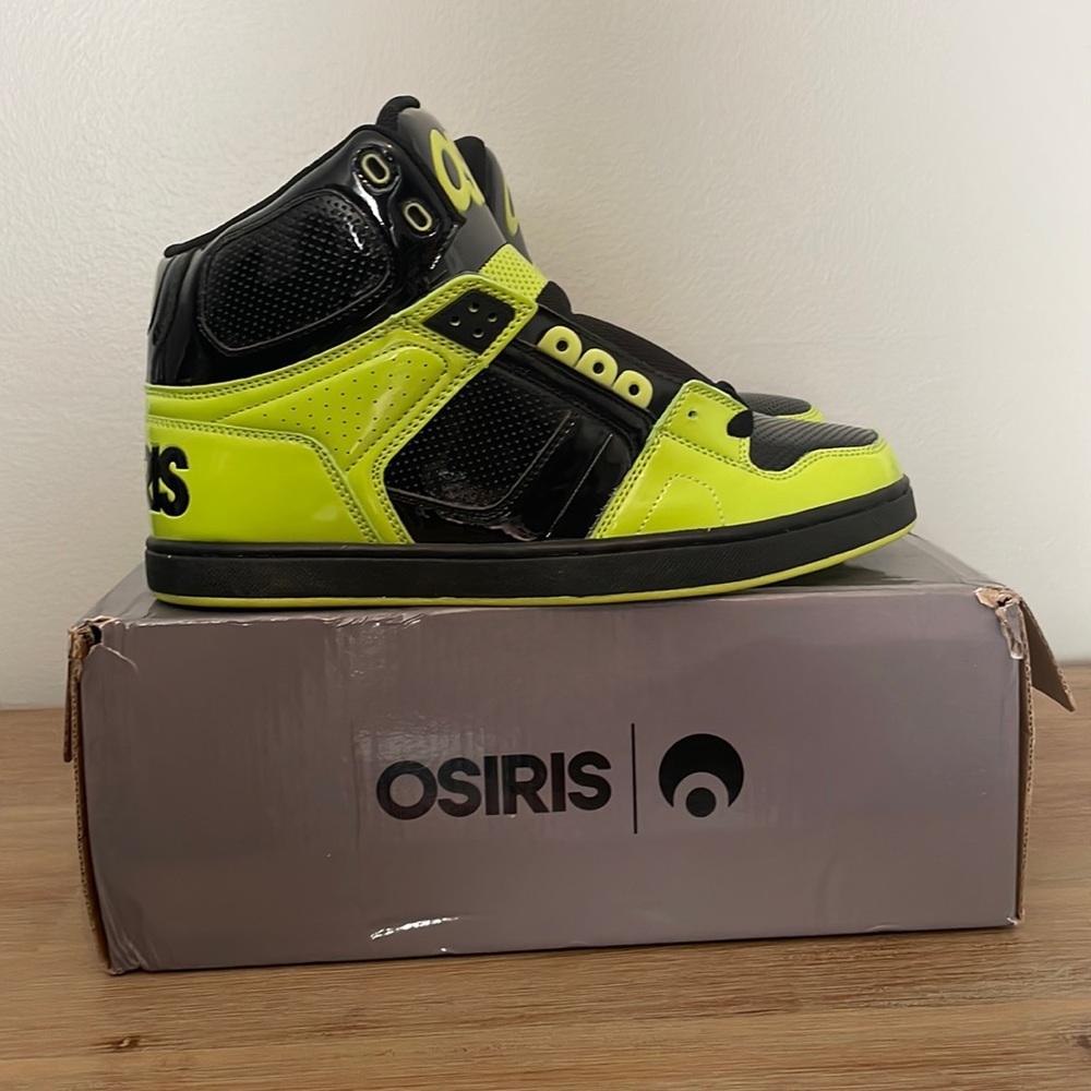 New Osiris NYC83.  Comes with original box.